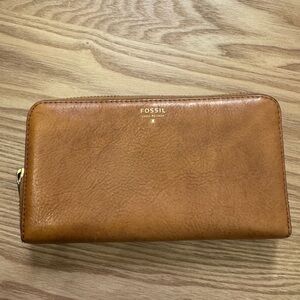 Fossil Tan Leather Zip Wallet